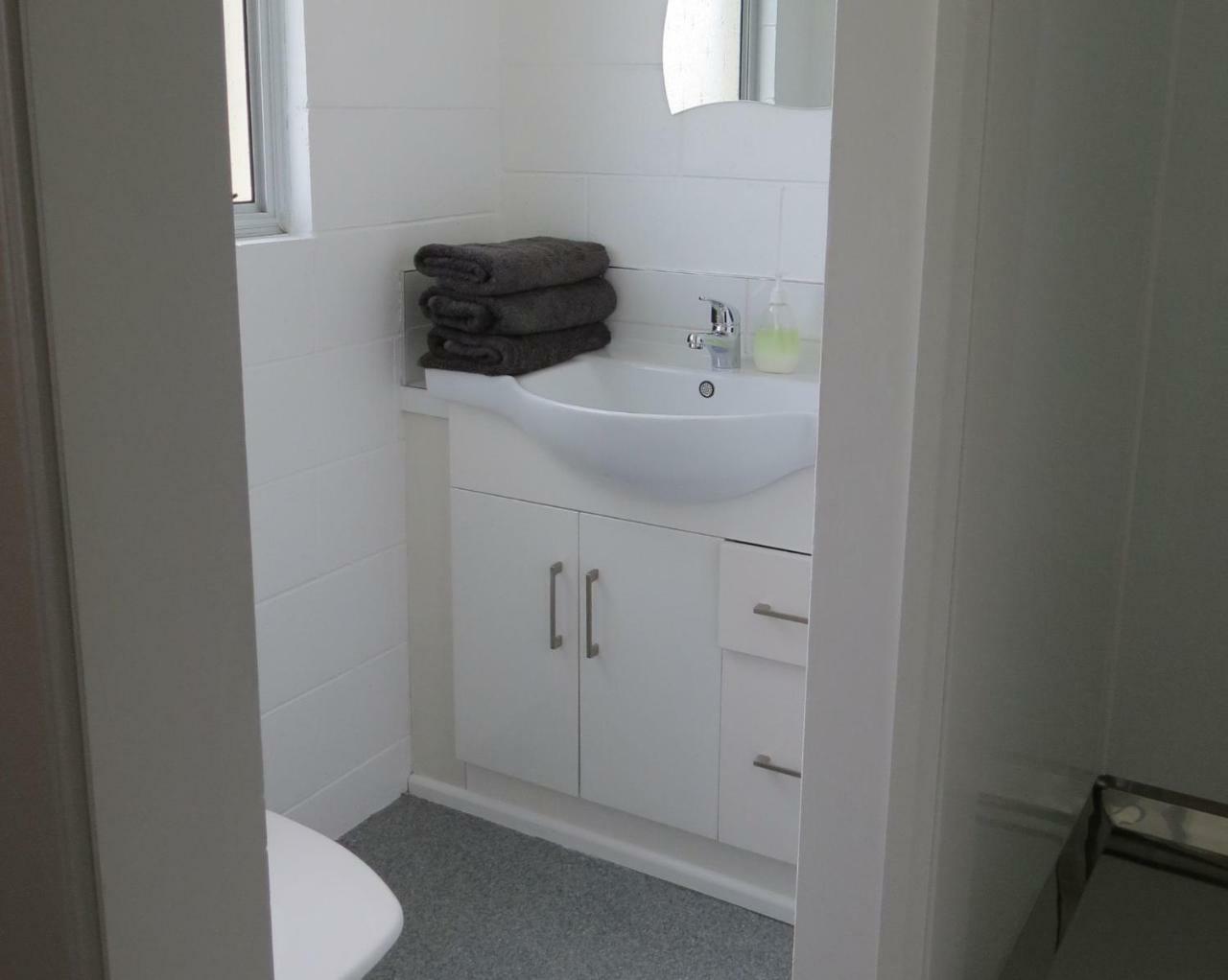 Culverden Court Motel Room photo